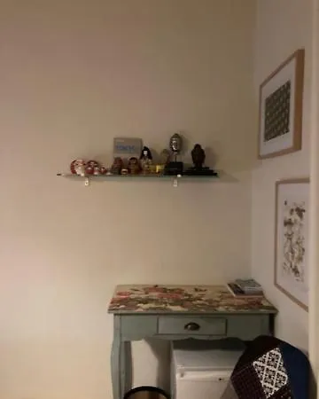 Oda ve Kahvaltı 0.3 Stanze 3*